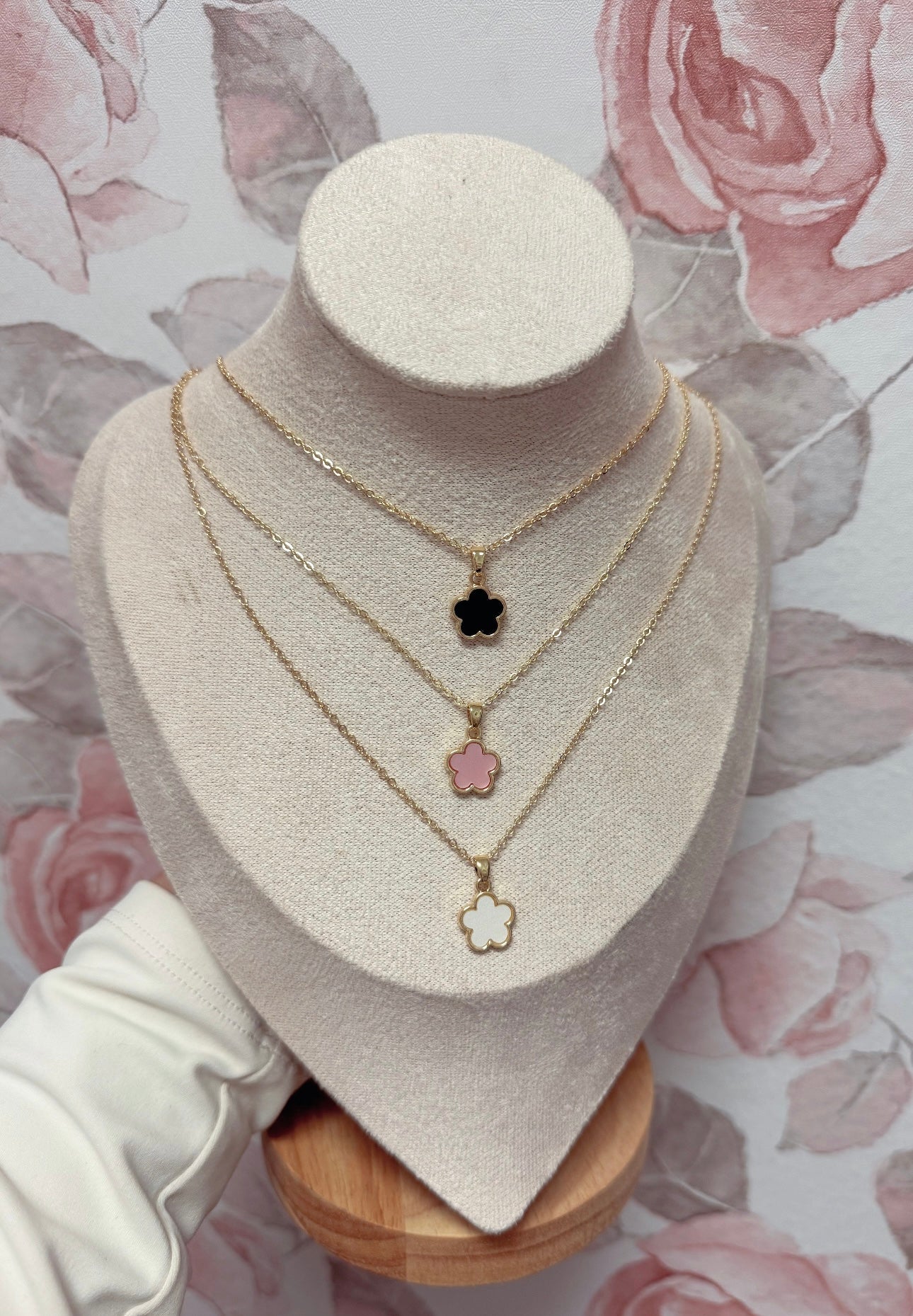 Mia Necklace