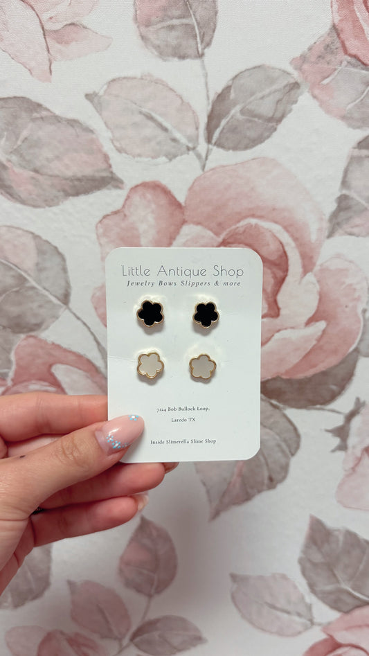 Mia studs
